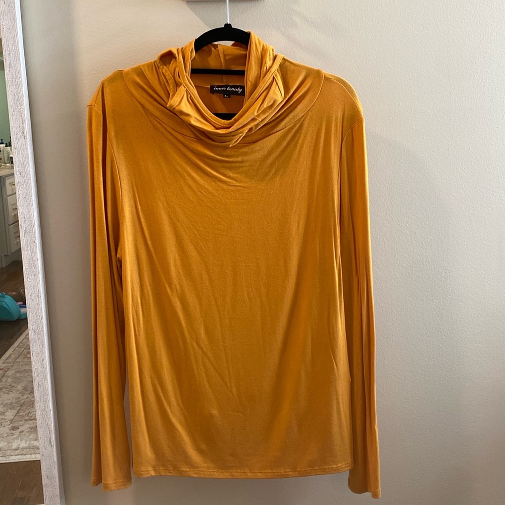 Women’s long sleeve top with built in face covering